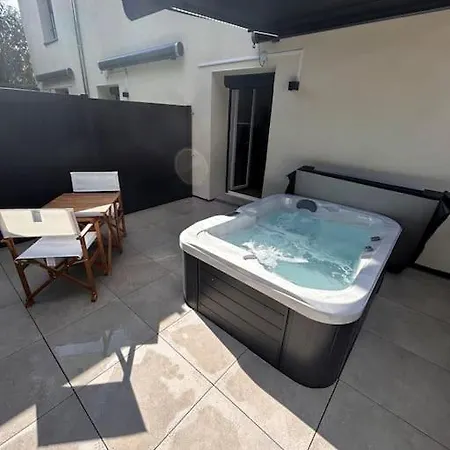 La Secrete Et Son Abrite * Nancy