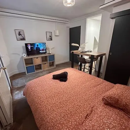 La Secrete Et Son Abrite *