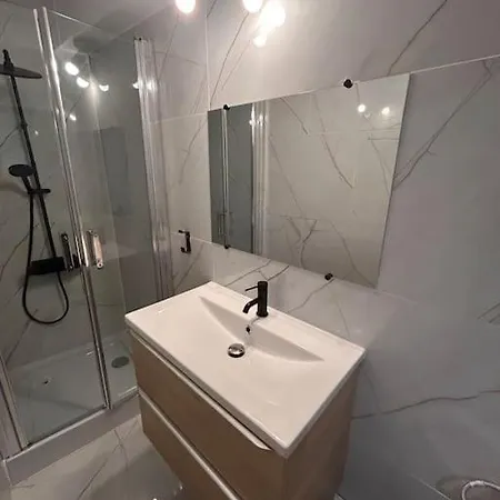 La Secrète Et Son Abrité Apartamento *