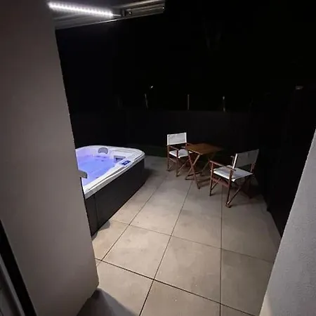 Apartment La Secrete Et Son Abrite