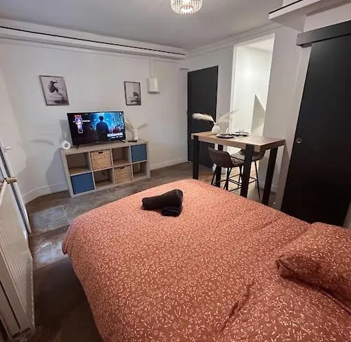 La Secrete Et Son Abrite *